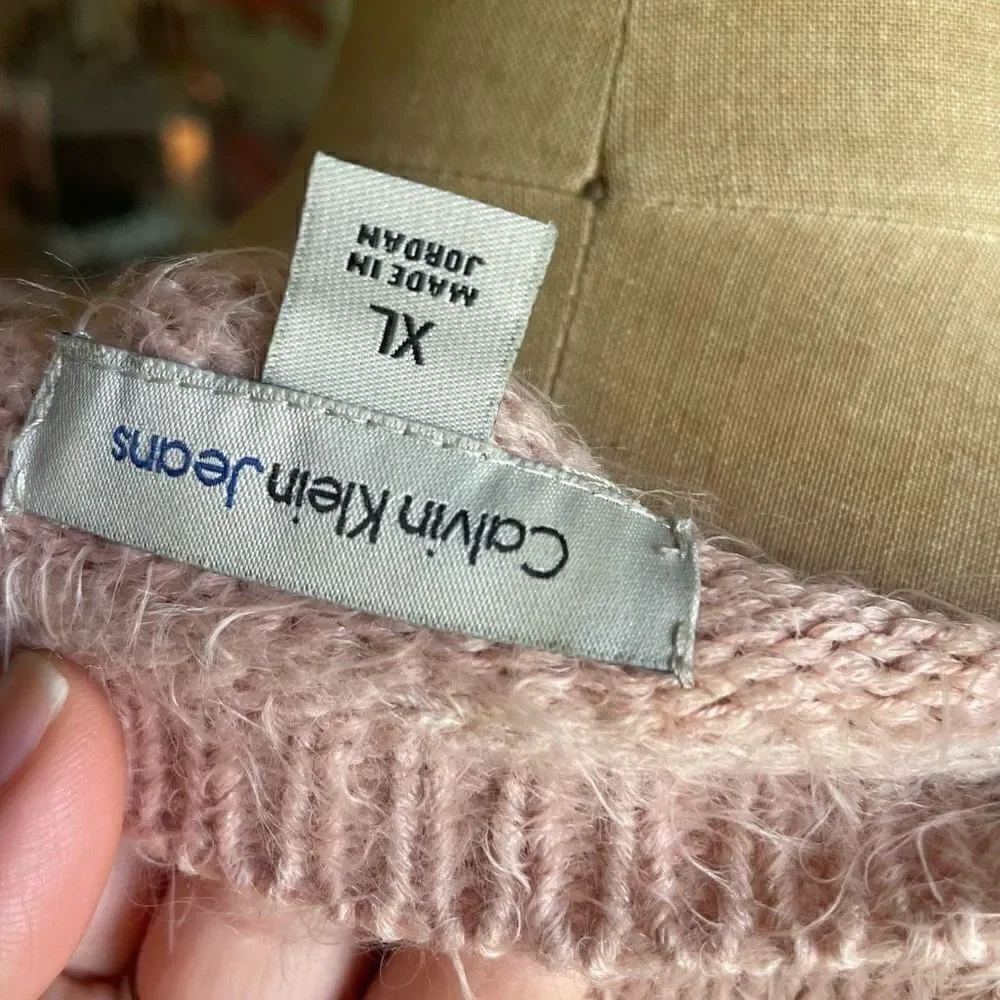CALVIN KLEIN JEANS | light pink eyelash crewneck sweater XL - Picture 7 of 10